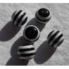 Acrylic ~ 10mm Round Beads in Black and White